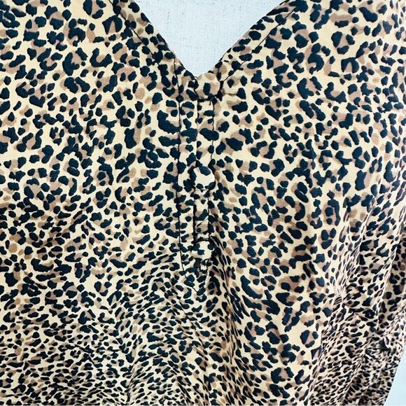 Saks Fifth Avenue Size Large Wild Brown Leopard Print Blouse Top Casual Career - Picture 2 of 8